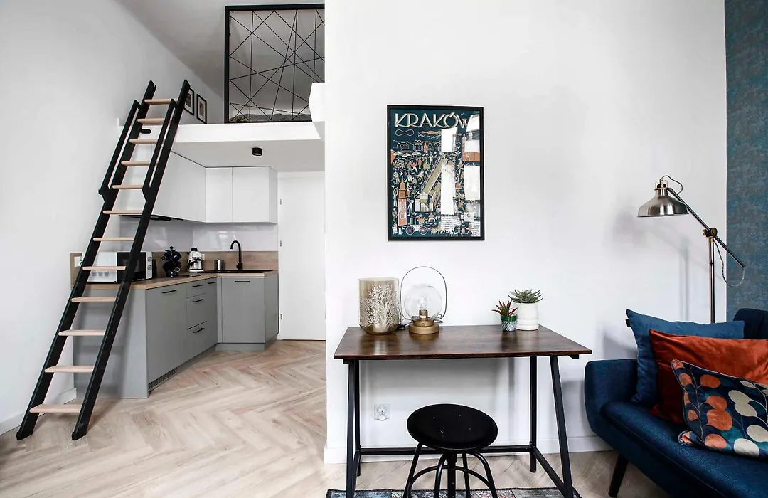 Charming Studio With Kitchen - Old Town, Main Station-1